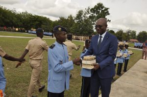 Remise de prix Collège militaire Eyadéma