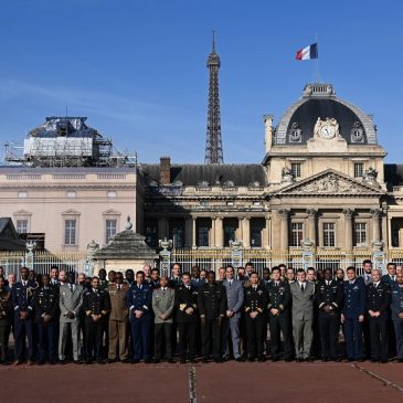 Parrains et marraines préparent l’accueil des futurs stagiaires internationaux de l’École de guerre